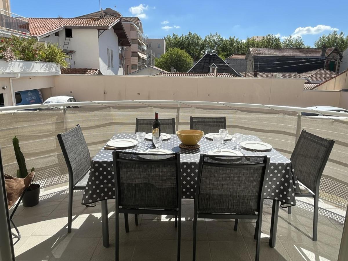 T3 En Centre D'Arcachon, 2 Min Plage, 5 Min Gare, Balcon, Parking Securise, Wifi, Menage Inclus - Fr-1-374-193 Buitenkant foto