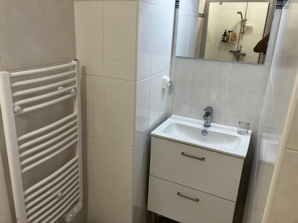 T3 En Centre D'Arcachon, 2 Min Plage, 5 Min Gare, Balcon, Parking Securise, Wifi, Menage Inclus - Fr-1-374-193 Buitenkant foto